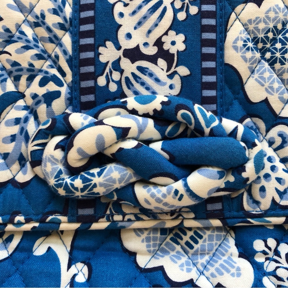 Vera Bradley Blue and White Floral Clutch/ “Just a Knot” - Picture 2 of 8